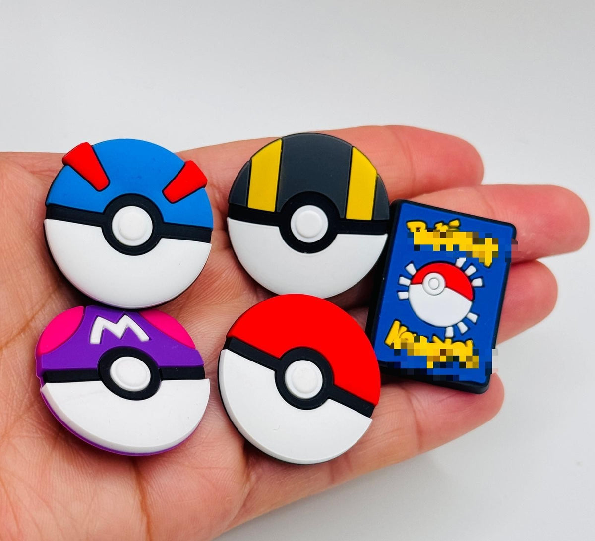 Pokémon poké balls and card shoe charms, set of 5 – photo 4